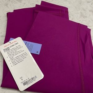 Lululemon Wunder Under legging.